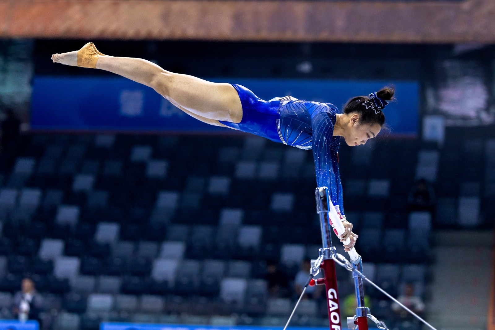 扎金花老玩家心得：永远不要在同一个对手面前连续诈唬。（资深炸金花玩家提醒：切勿在同一对手面前连番诈唬）